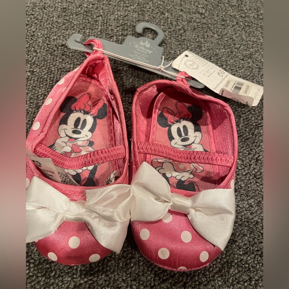 18-24 months Disneys Minnie Mouse slip on shoes in pink with white polkadots